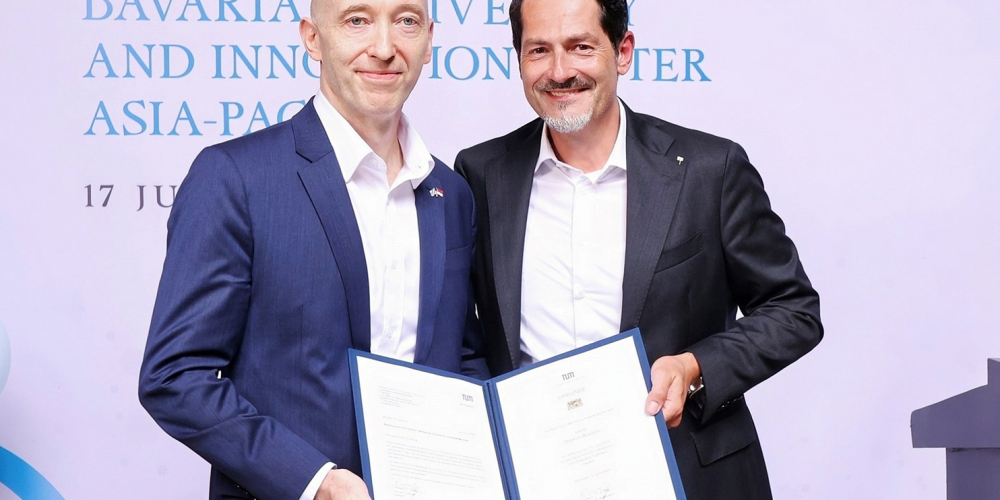 Markus Waechter and Thomas F. Hofmann